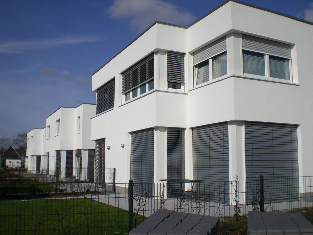 Fassaden mit Wärmedämm-Verbundsystem (WDVS) Fassaden mit Wärmedämm-Verbundsystem (WDVS)